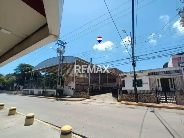 CASA UNIFAMILIAR, IDEAL PARA USO COMERCIAL MUY CERCA DEL CASCO HISTORICO EN LA ASUNCION - 16