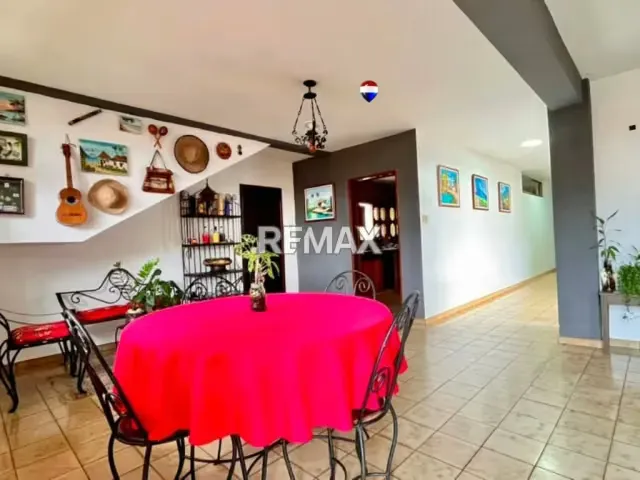 CASA UNIFAMILIAR, IDEAL PARA USO COMERCIAL MUY CERCA DEL CASCO HISTORICO EN LA ASUNCION - 4