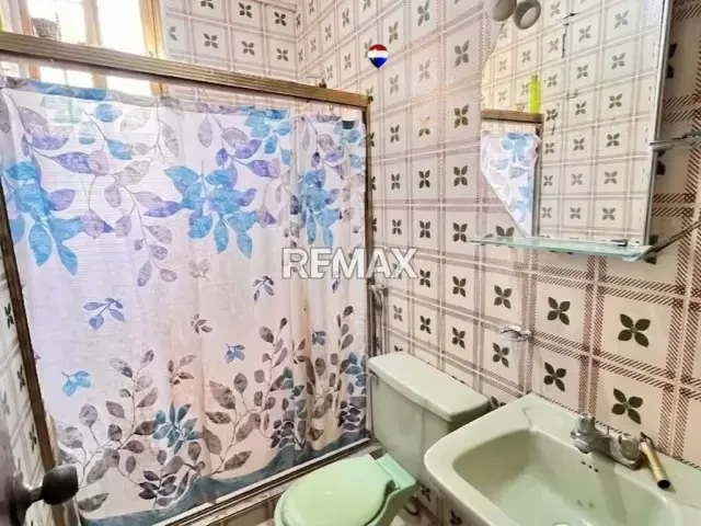 CASA UNIFAMILIAR, IDEAL PARA USO COMERCIAL MUY CERCA DEL CASCO HISTORICO EN LA ASUNCION - 8