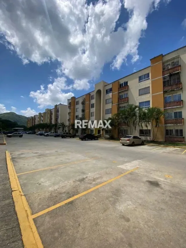 Res Valles del Nogal Apartamento en Venta Planta Baja de Esquina San Diego La Cumaca - 8