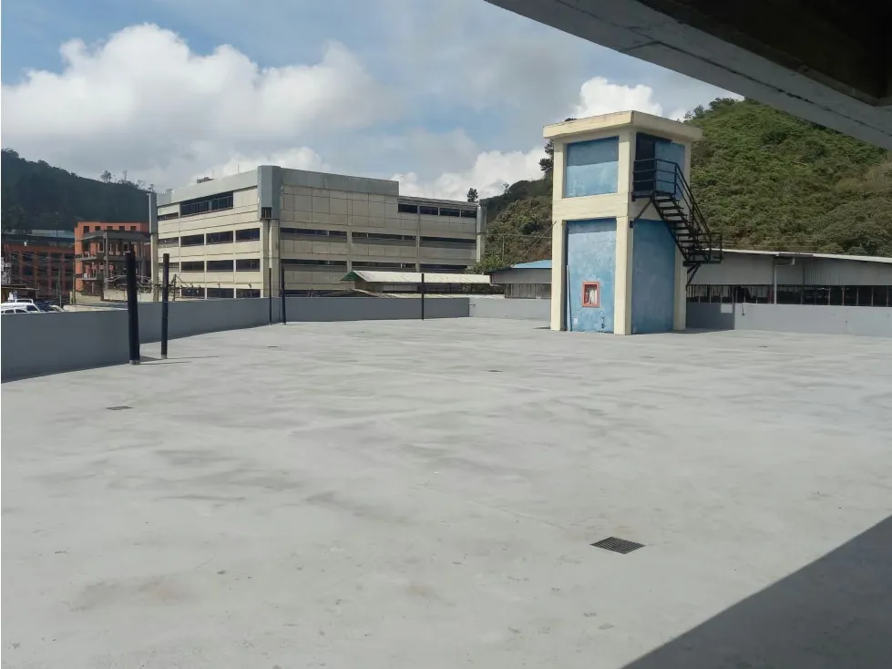 LOCALES LAS MINAS SAN ANTONIO DE LOS ALTOS DESDE 20 HASTA 204 M2 - 11