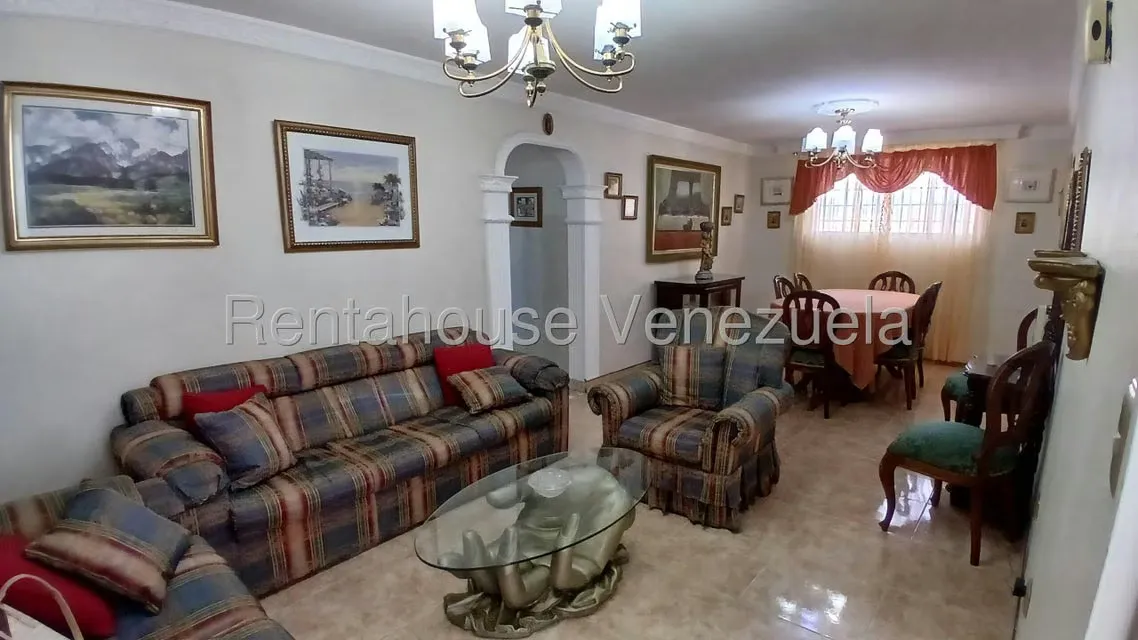 Apartamento (1 Nivel) en Alquiler en Zona Oeste, Lara - 2