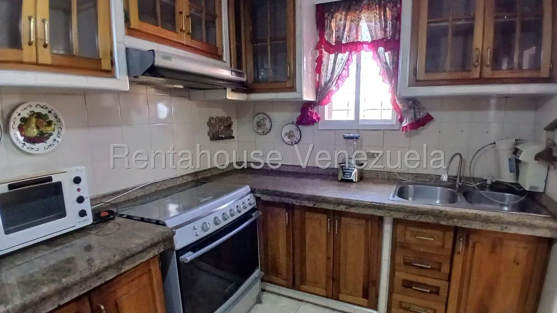 Apartamento (1 Nivel) en Alquiler en Zona Oeste, Lara - 12