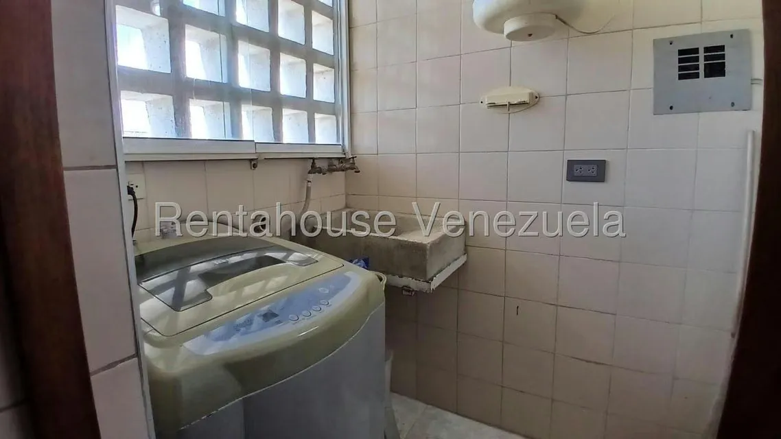 Apartamento (1 Nivel) en Alquiler en Zona Oeste, Lara - 15