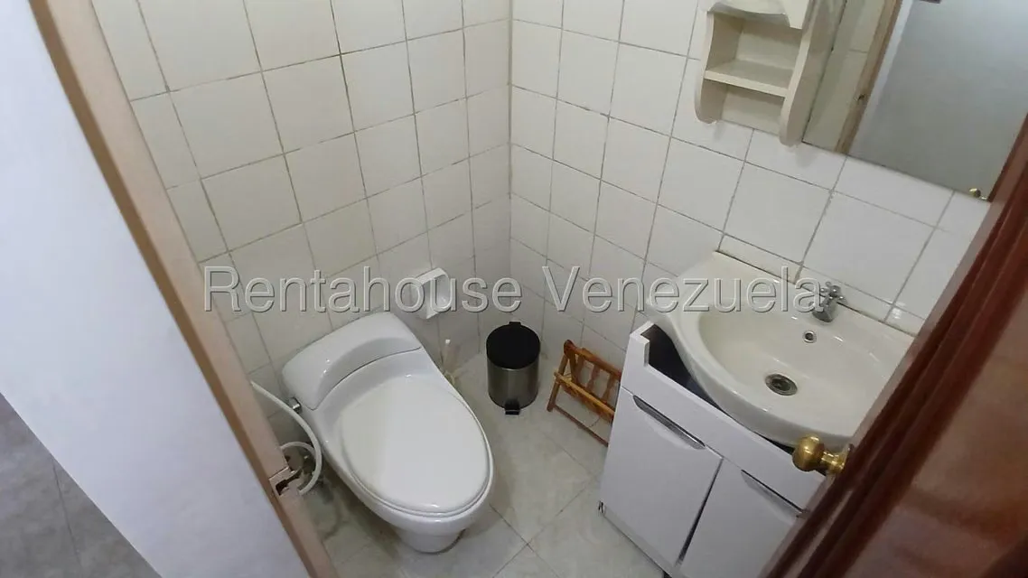 Apartamento (1 Nivel) en Alquiler en Zona Oeste, Lara - 17
