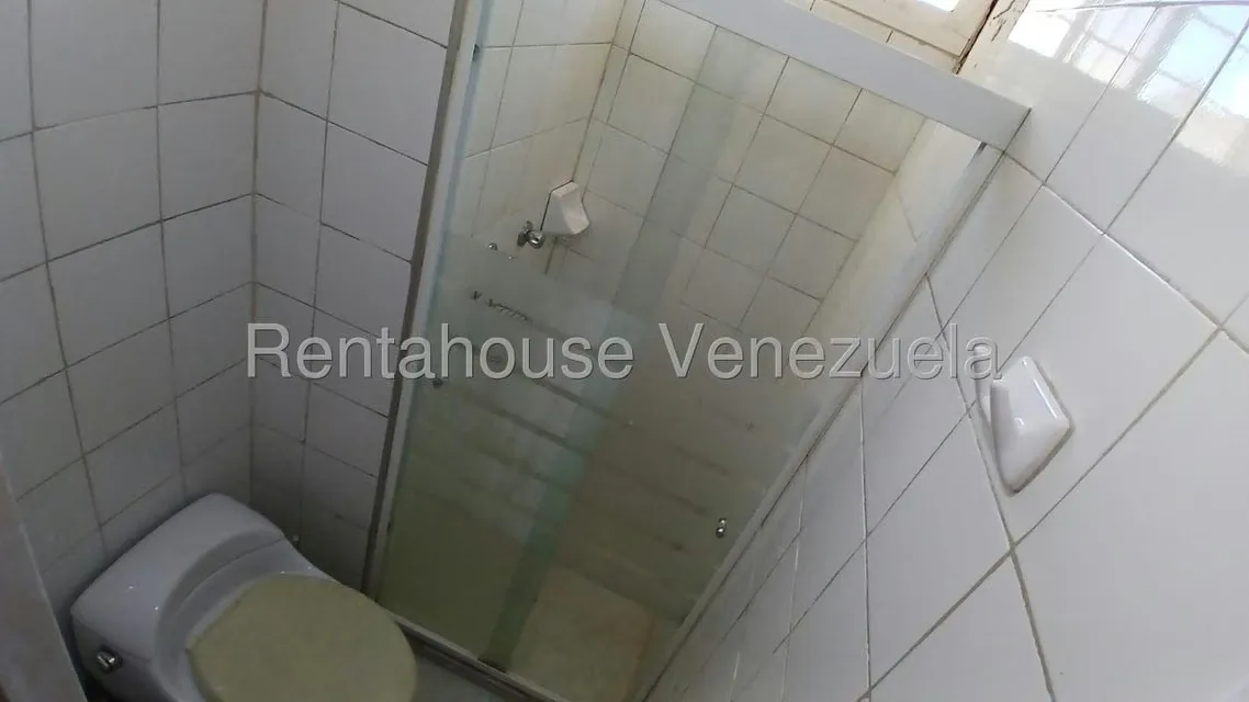 Apartamento (1 Nivel) en Alquiler en Zona Oeste, Lara - 21