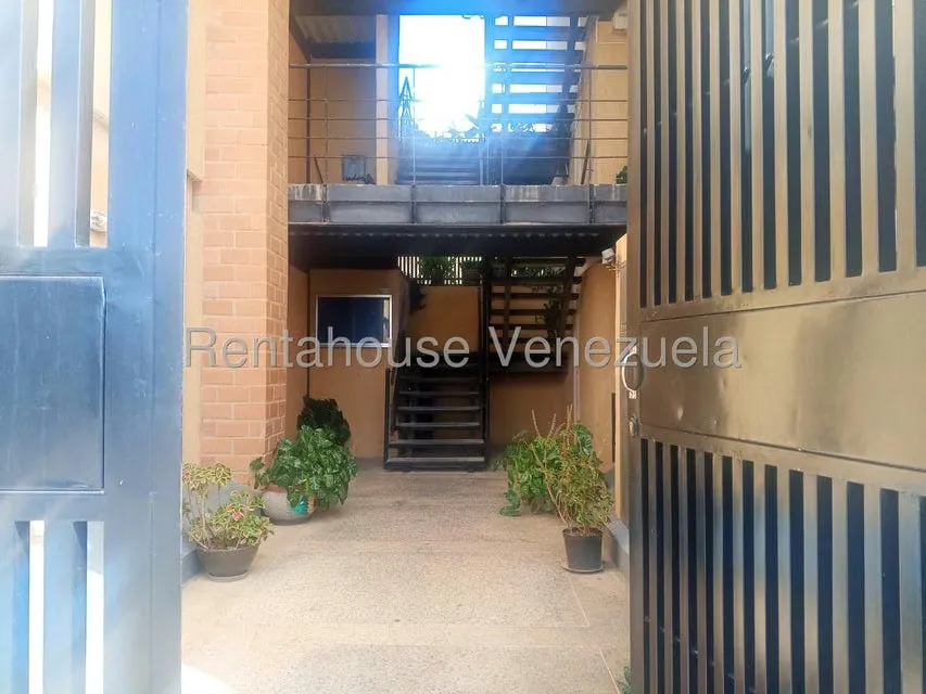 Apartamento (1 Nivel) en Venta en Mata Linda, Miranda - 2