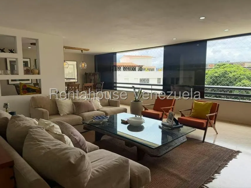 Apartamento (1 Nivel) en Alquiler en La Castellana, Distrito Metropolitano - 2