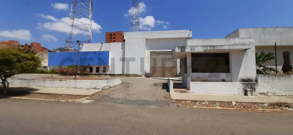Inmueble comercial con muy buena ubicación a una cuadra de la Calle 72 - 2