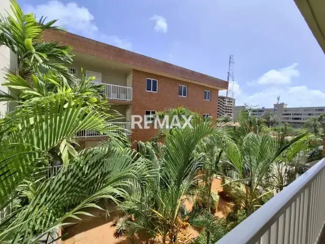 EN VENTA APARTAMENTO REMODELADO, CON ACABADOS DE PRIMERA, CONJUNTO RESIDENCIAL EL PALMAR, URB. PLAYA EL ANGEL, ISLA DE MARGARITA.