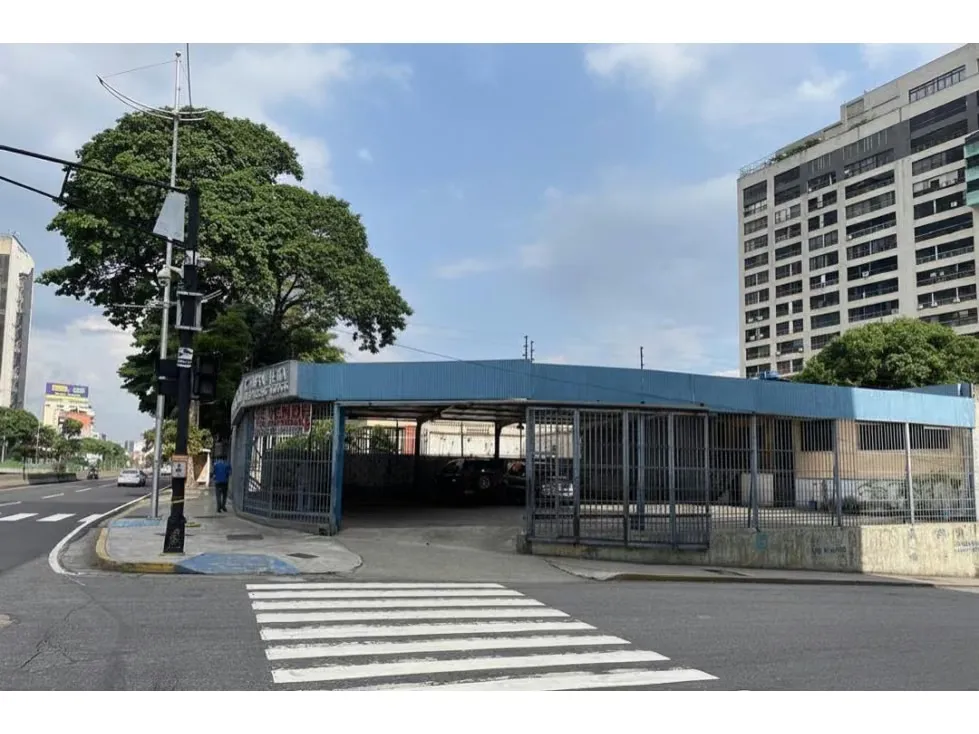 Vendo terreno/concesionario premium 500m2 Sabana Grande 8591