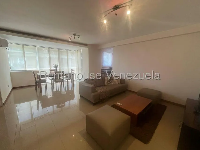 Apartamento (1 Nivel) en Alquiler en La Castellana, Distrito Metropolitano - 2