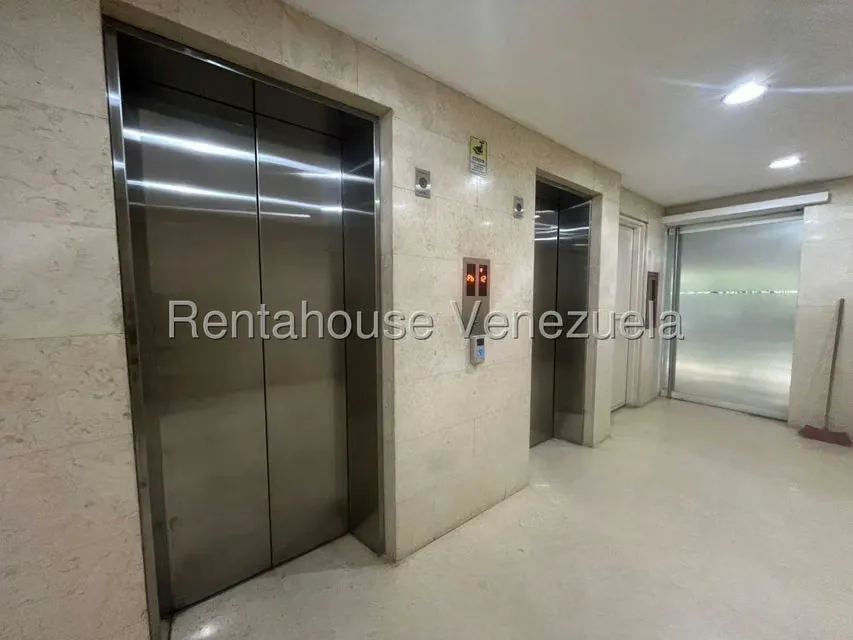 Apartamento (1 Nivel) en Alquiler en La Castellana, Distrito Metropolitano - 13
