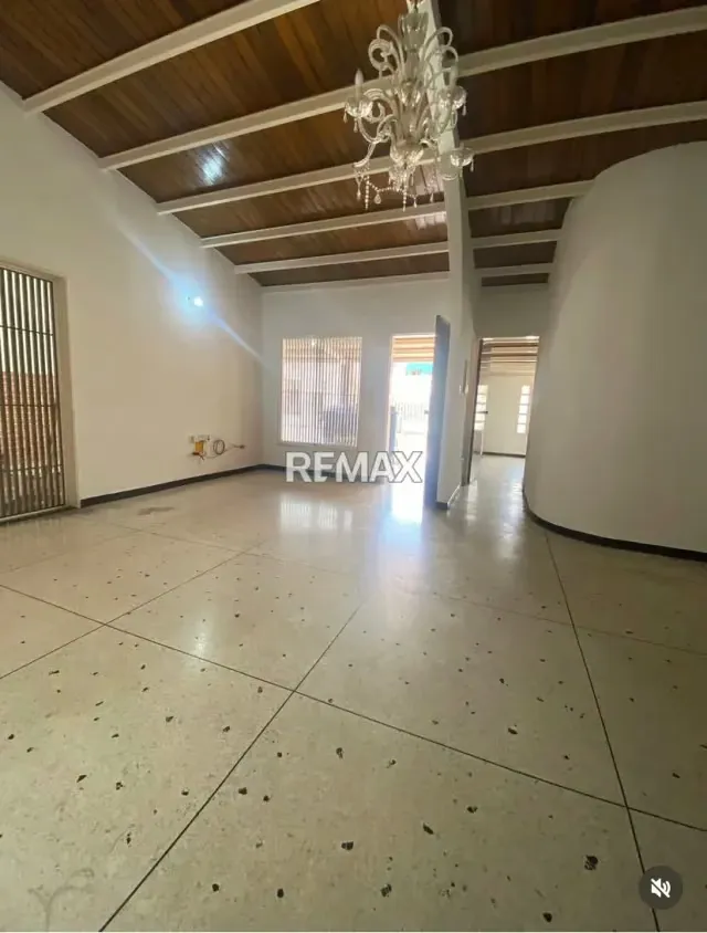 En Venta Amplia Casa en Urb. Valle Hondo. Cabudare - 2