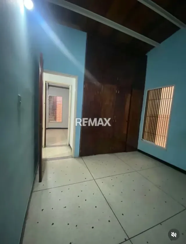 En Venta Amplia Casa en Urb. Valle Hondo. Cabudare - 6