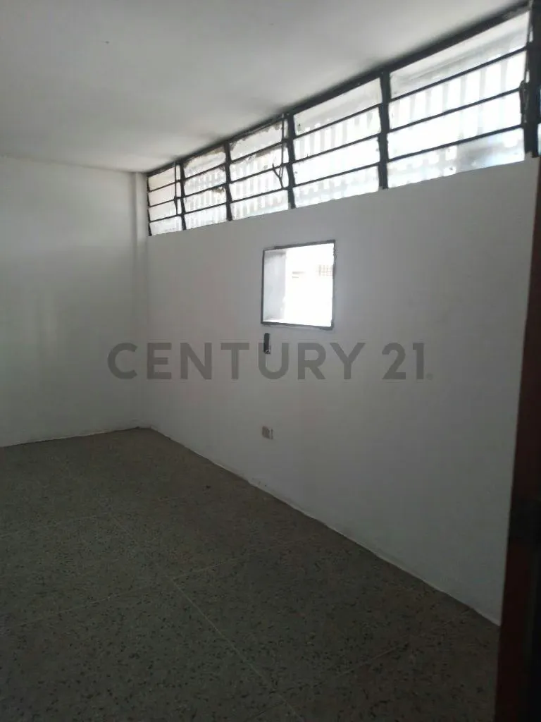 LOCAL COMERCIAL ALQUILER MARACAY - 8
