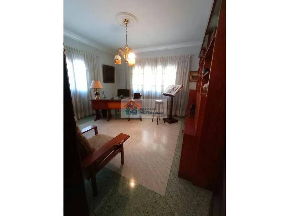 Alquilo casa 900m2 San Román 4324 - 26