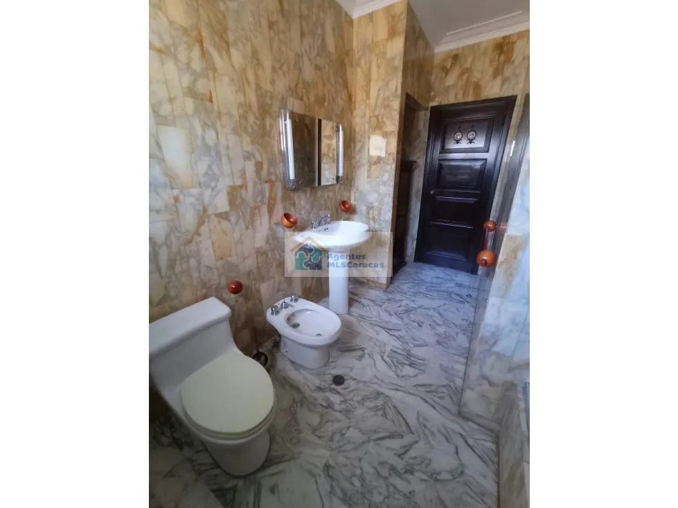 Alquilo casa 900m2 San Román 4324 - 28