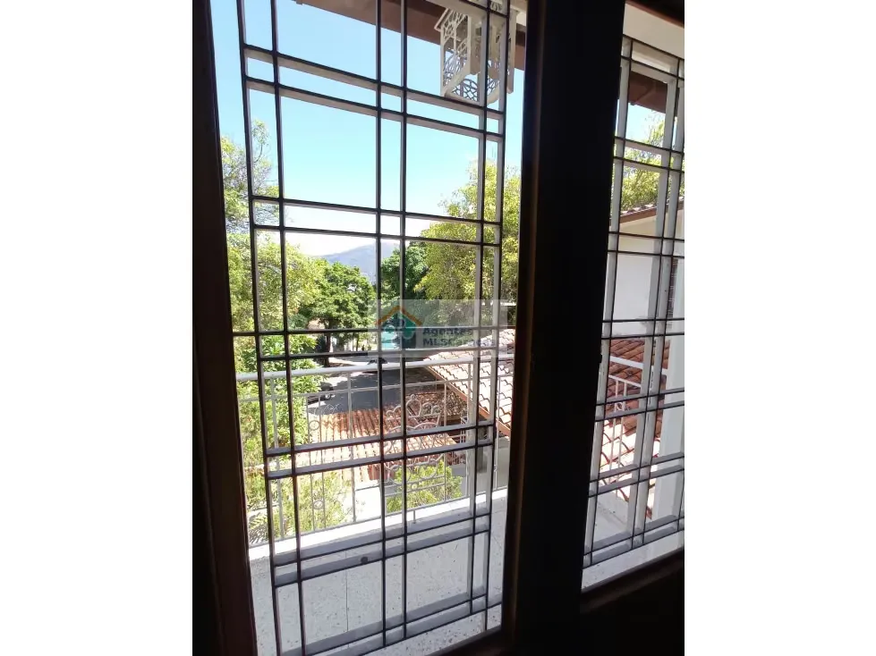Alquilo casa 900m2 San Román 4324 - 34