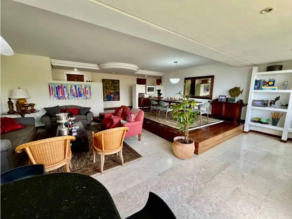 Se vende apartamento 220m2 Lomas de La Lagunita 9946 - 4