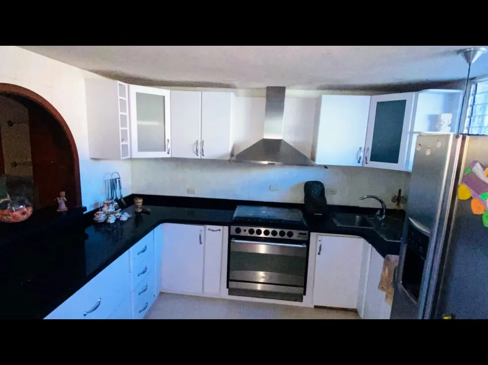 EN VENTA TOWN HOUSE EN VALLE DE CHARA DE 120M2, 4 HAB, 2 BAÑOS Y 2 P/E - 7