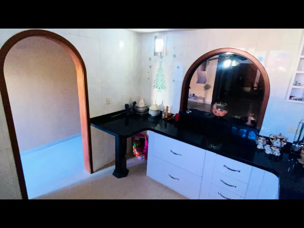 EN VENTA TOWN HOUSE EN VALLE DE CHARA DE 120M2, 4 HAB, 2 BAÑOS Y 2 P/E - 8