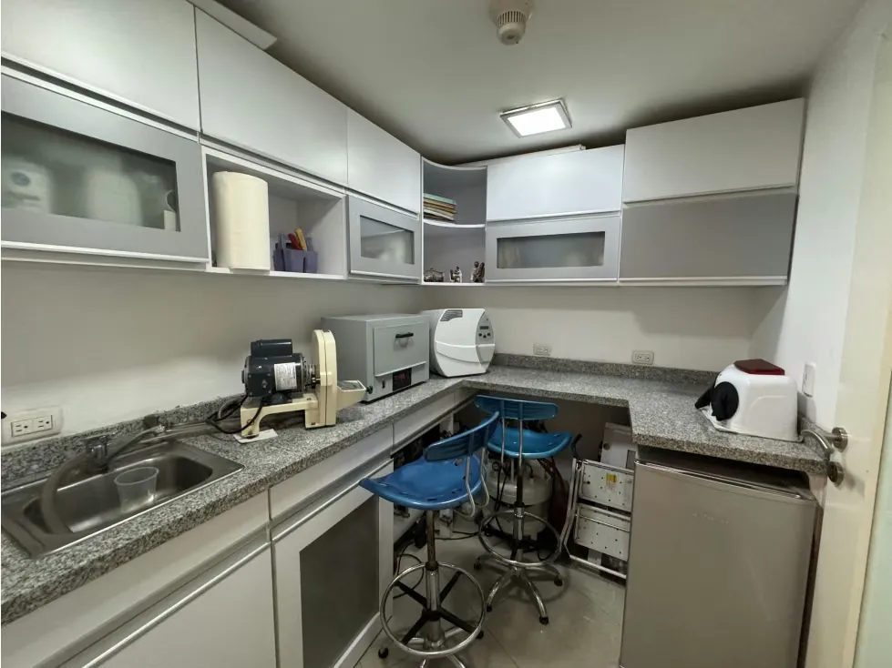 Alquilo consultorio odontológico 6m2 Altamira 2454 - 14