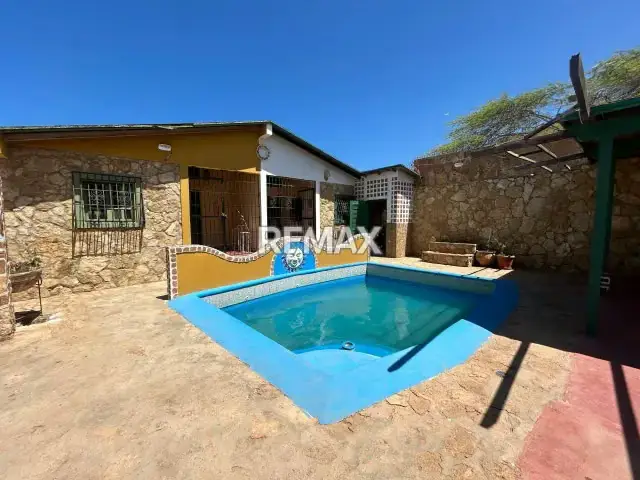 Casa en venta en conjunto Los Taques Sector Aurora