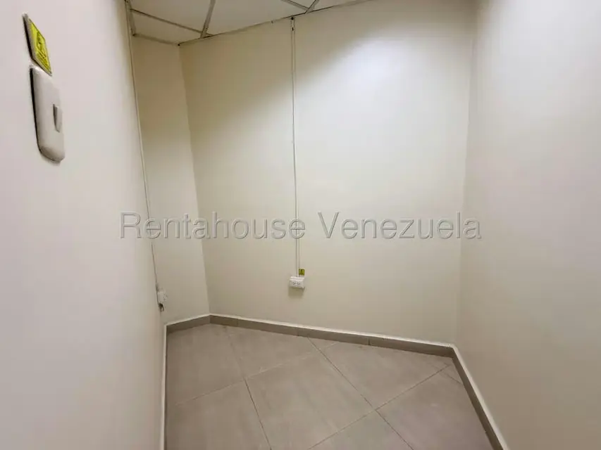 Oficina en Alquiler en Zona Este, Lara - 7