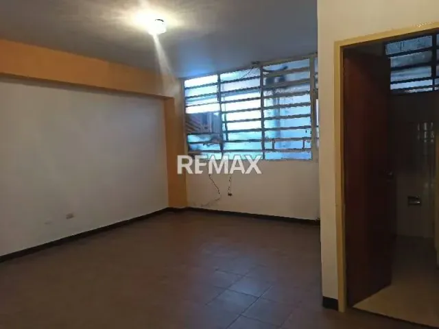 Oficina en alquiler en Av Bolivar Norte - 2