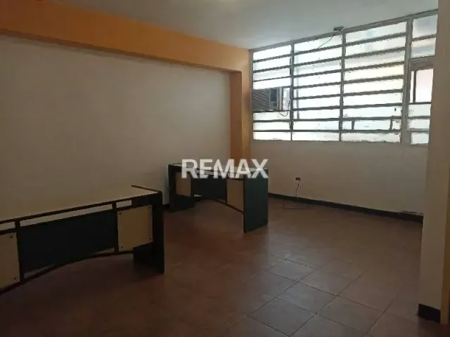 Oficina en alquiler en Av Bolivar Norte - 5