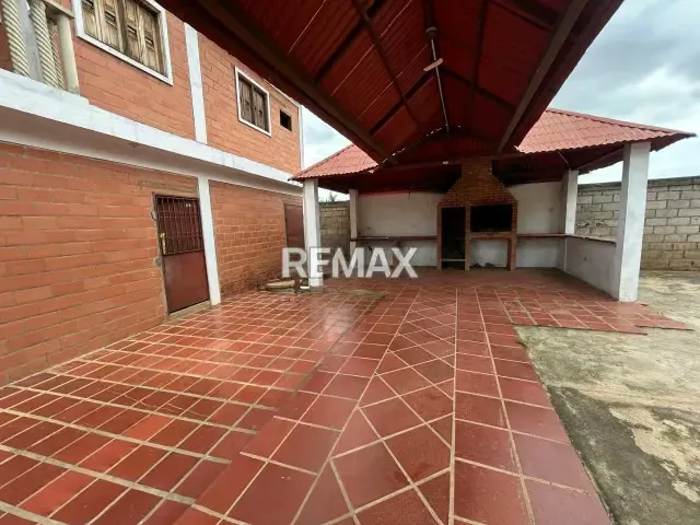 Granja en el complejo recreacional los Eucaliptos; vía Los Bucares - 14