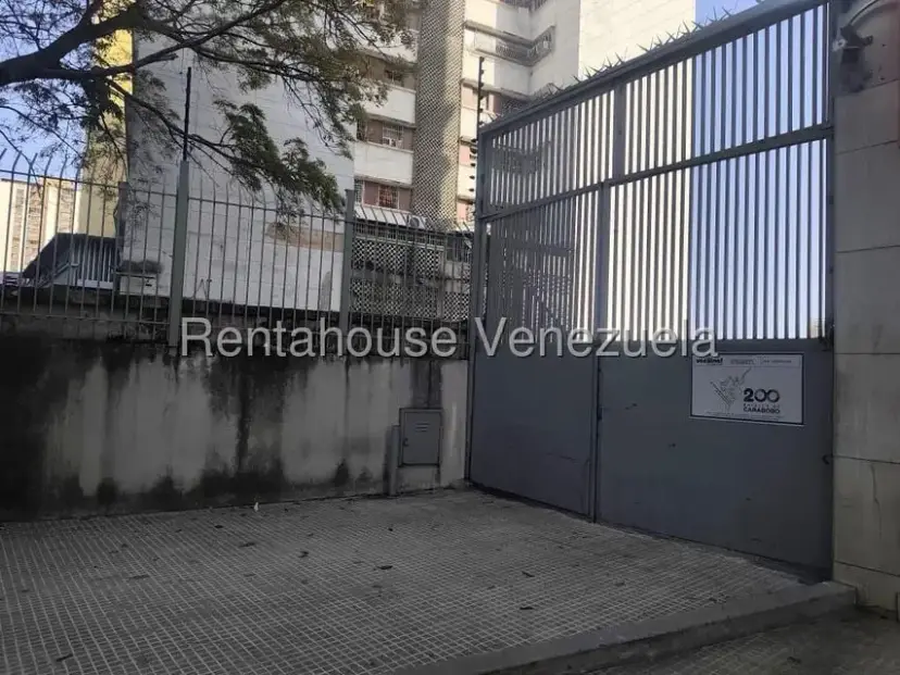 Estacionamiento en Venta en El Recreo, Distrito Metropolitano