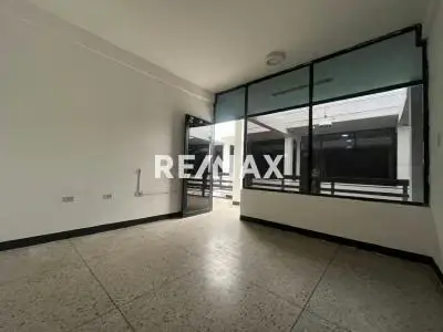 Local Comercial N° 20 en Alquiler Avenida Andrés Bello entre Carrera 21 y 22 Zona Centro- Barquisimeto
