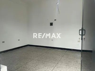 Local Comercial N° 20 en Alquiler Avenida Andrés Bello entre Carrera 21 y 22 Zona Centro- Barquisimeto - 2