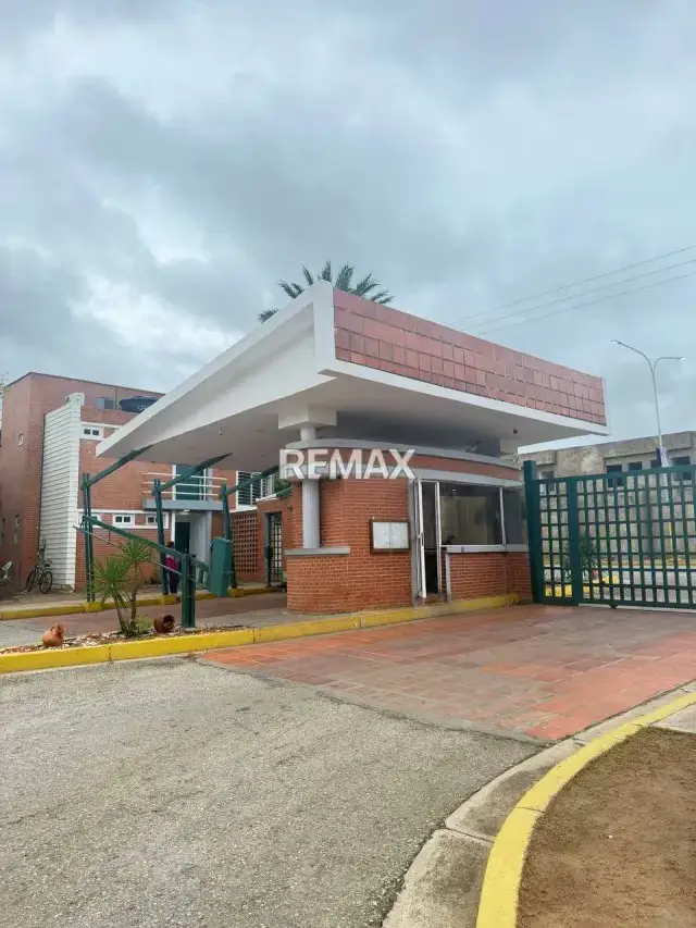 TOWNHOUSE, URB. VALLE ALEGRE, MUNICIPIO GARCIA, ISLA DE MARGARITA