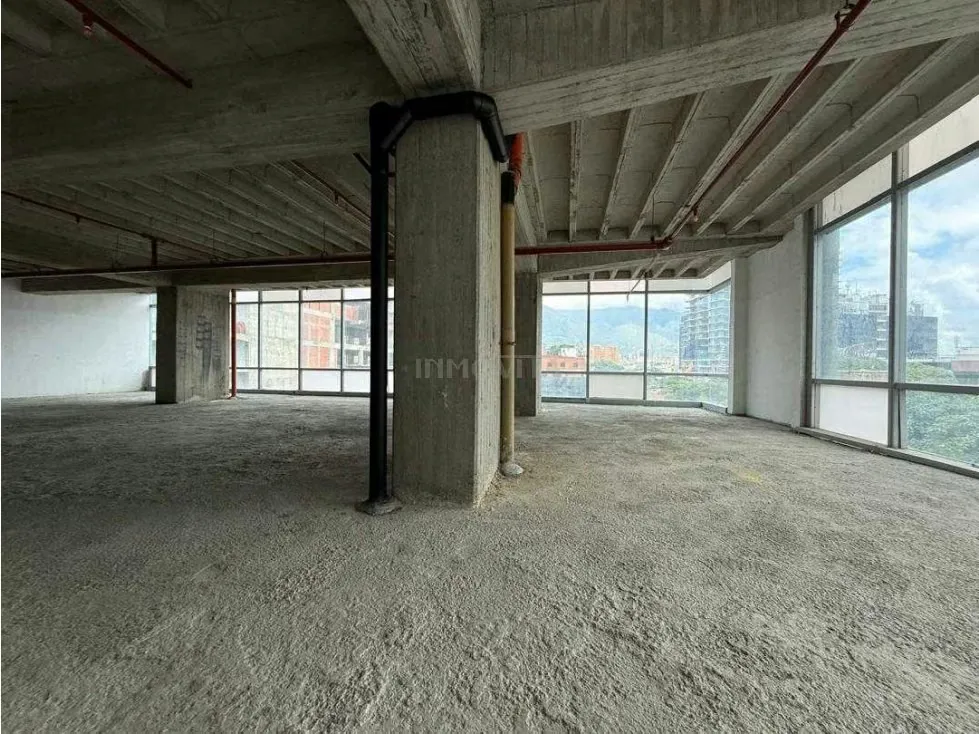 OFICINA EN VENTA EN LAS MERCEDES OBRA GRIS - 5