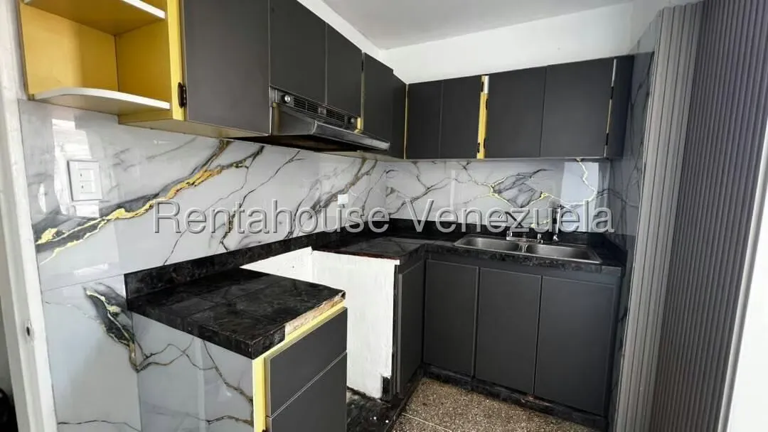 Apartamento (1 Nivel) en Venta en Parroquia La Candelaria, Distrito Metropolitano - 12
