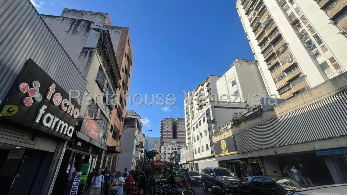 Apartamento (1 Nivel) en Venta en Parroquia La Candelaria, Distrito Metropolitano - 4