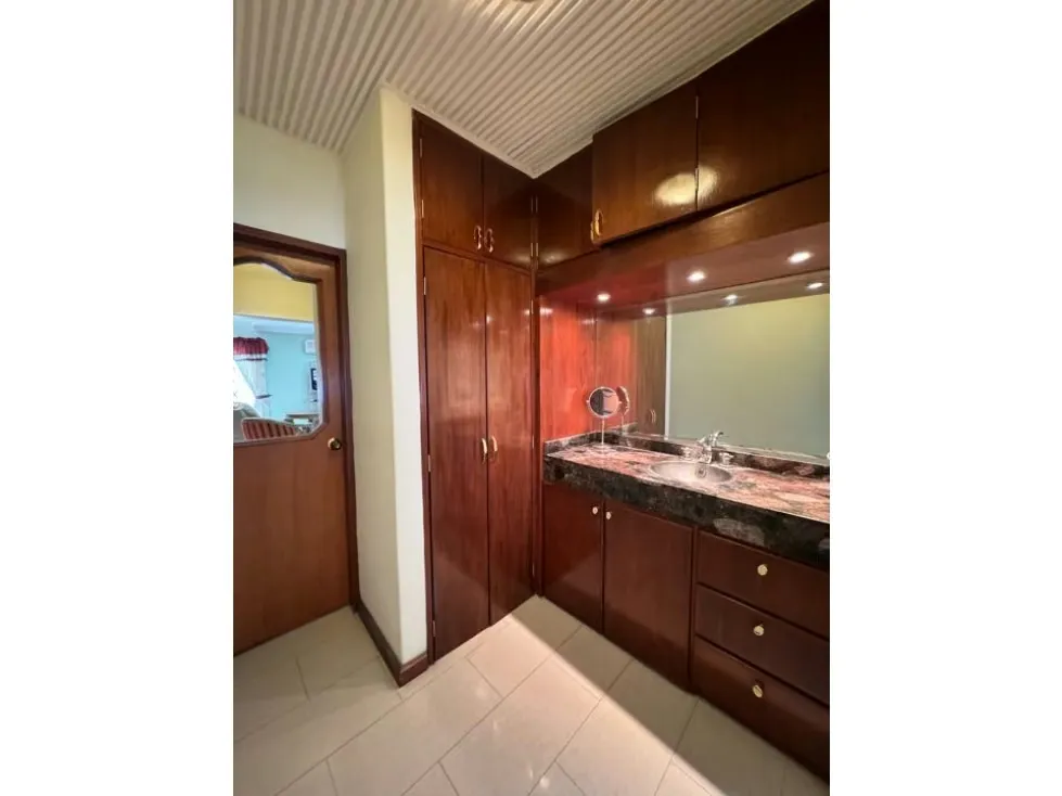 CASA EN VENTA 1.026 m2 - URB. ALTO PRADO - 17
