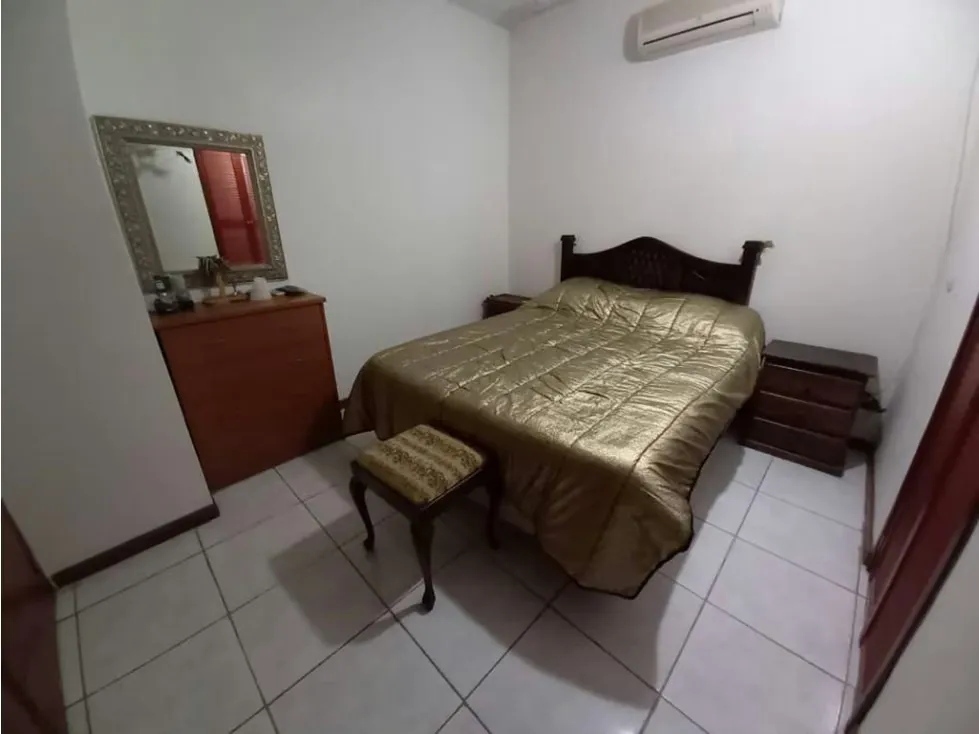 Casa en Venta en la Urbanización El Marques Mun. Sucre - 15