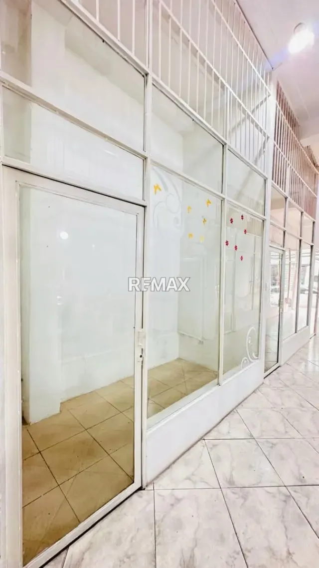 SE VENDE Local Comercial N 5 Planta baja Ubicación: Tariba Municipio Cardenas - 3