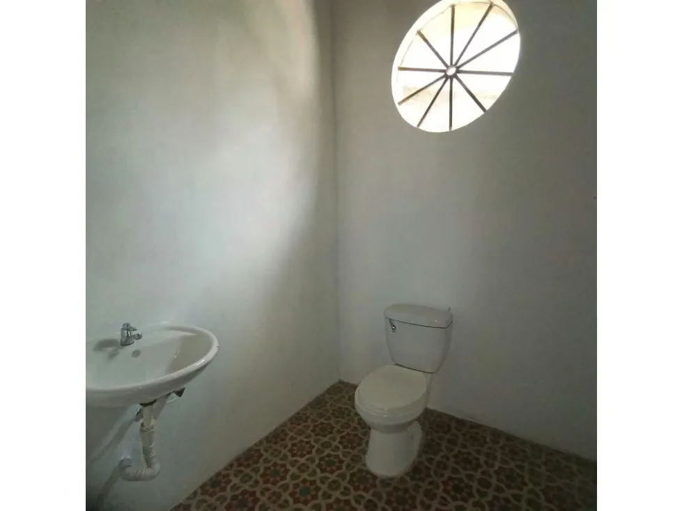 Alquilo local comercial 500m2 Pueblo del Hatillo 9812 - 11