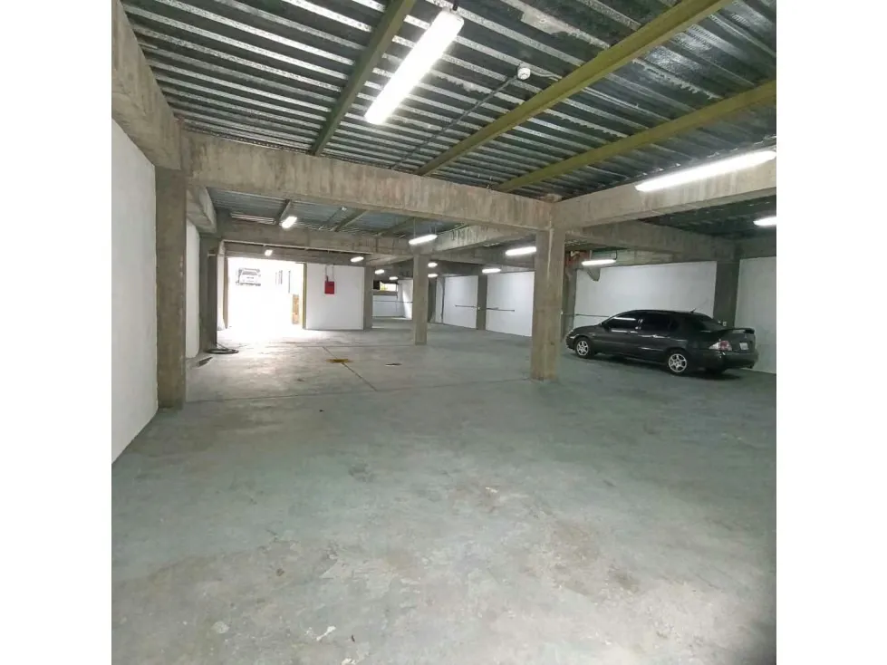 Alquilo local comercial 500m2 Pueblo del Hatillo 9812 - 14