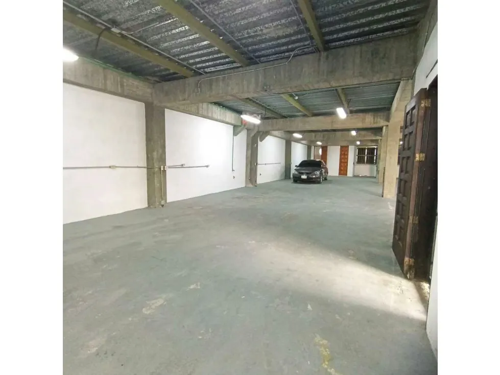 Alquilo local comercial 500m2 Pueblo del Hatillo 9812 - 15