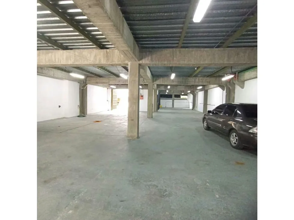 Alquilo local comercial 500m2 Pueblo del Hatillo 9812 - 16