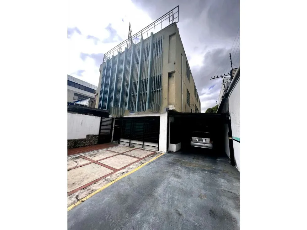 Vendo edificio comercial 640m2 La Urbina 3945