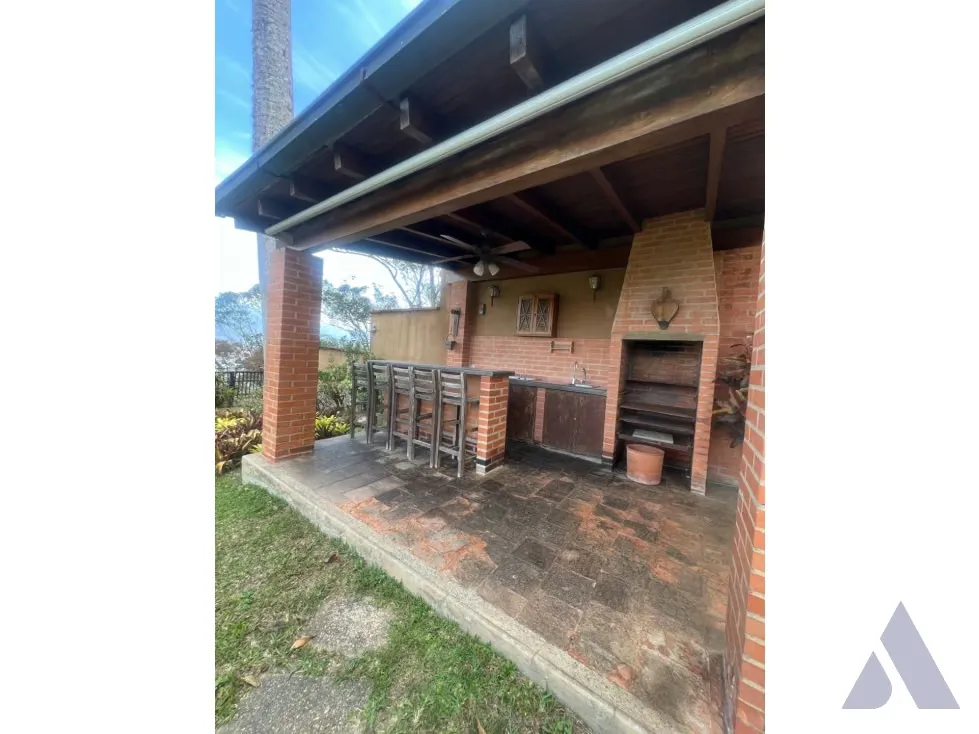 Se vende casa en calle cerrada 700m2 Alto Hatillo 5989 - 25