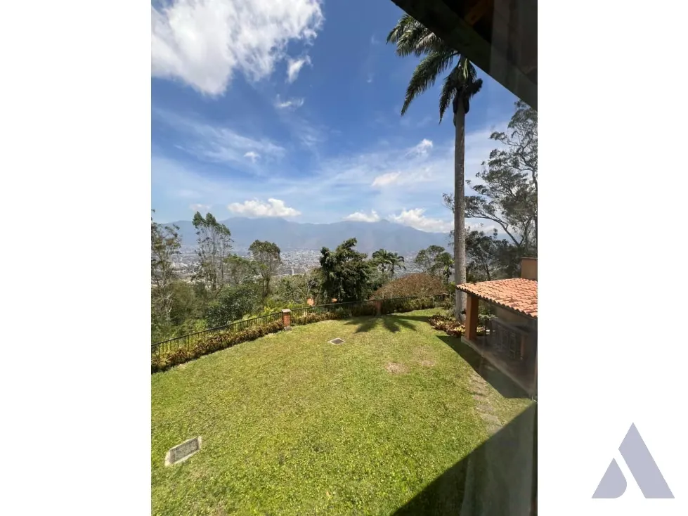 Se vende casa en calle cerrada 700m2 Alto Hatillo 5989 - 27