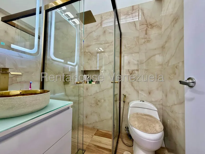 Apartamento (1 Nivel) en Venta en La Urbina, Distrito Metropolitano - 24